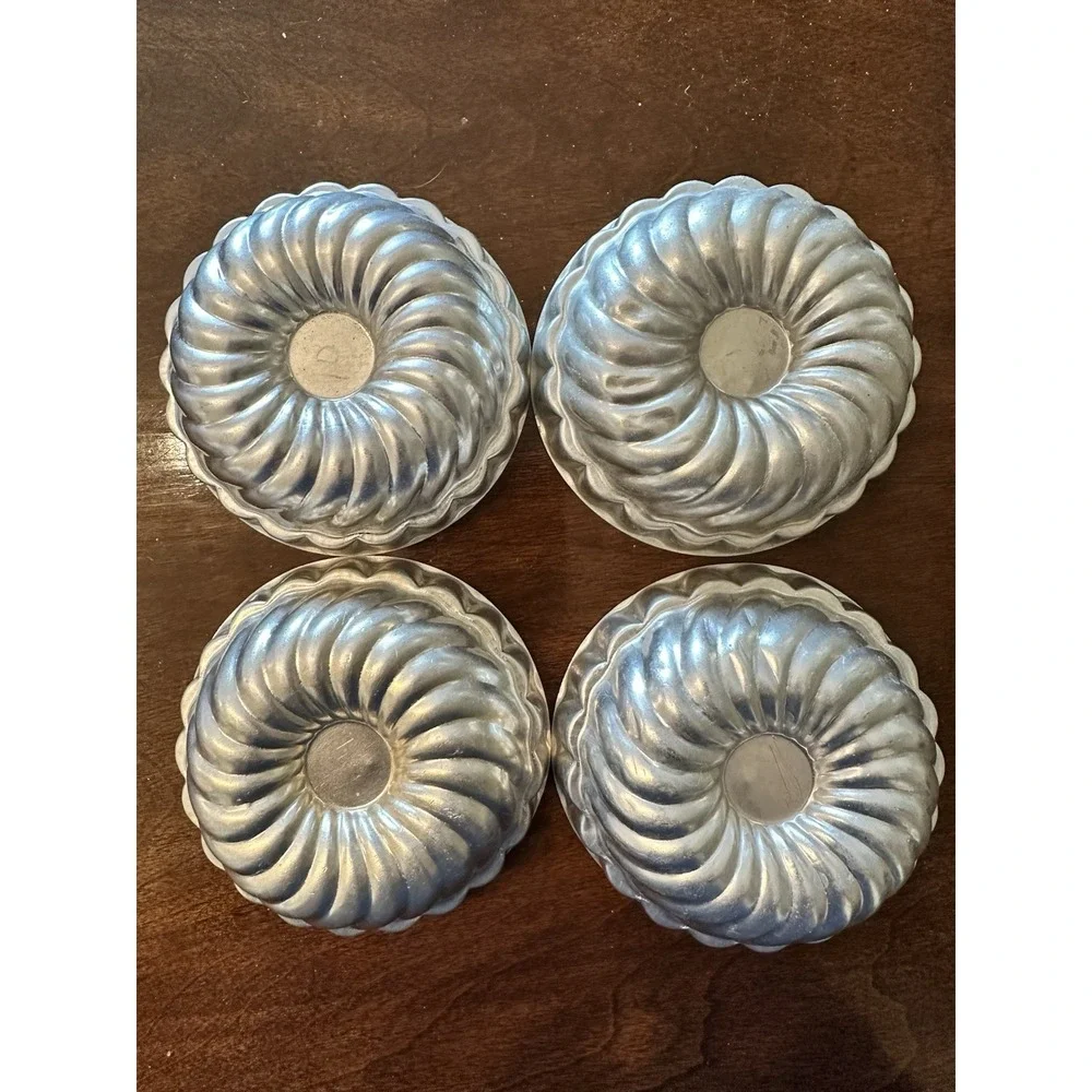 Lot of 4  Vintage  Jell-o‎ Aluminum Tin Molds